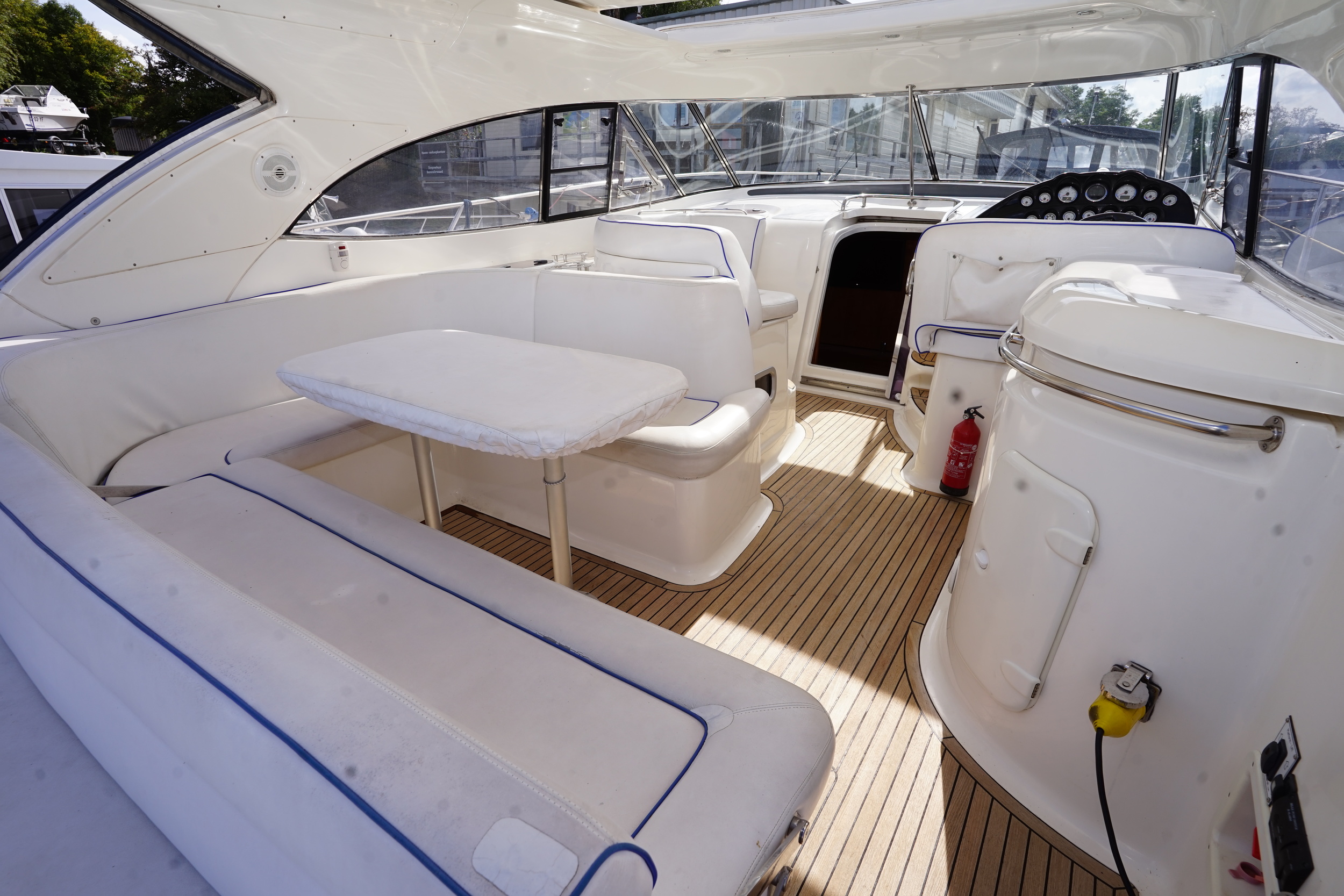 Bavaria 42 HT Sport IPS-500 - hydraulic platform — foto 7 van 42