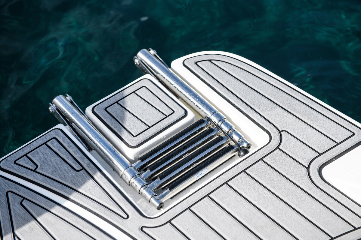 Sea Ray SPX 210 Outboard — foto 17 van 19
