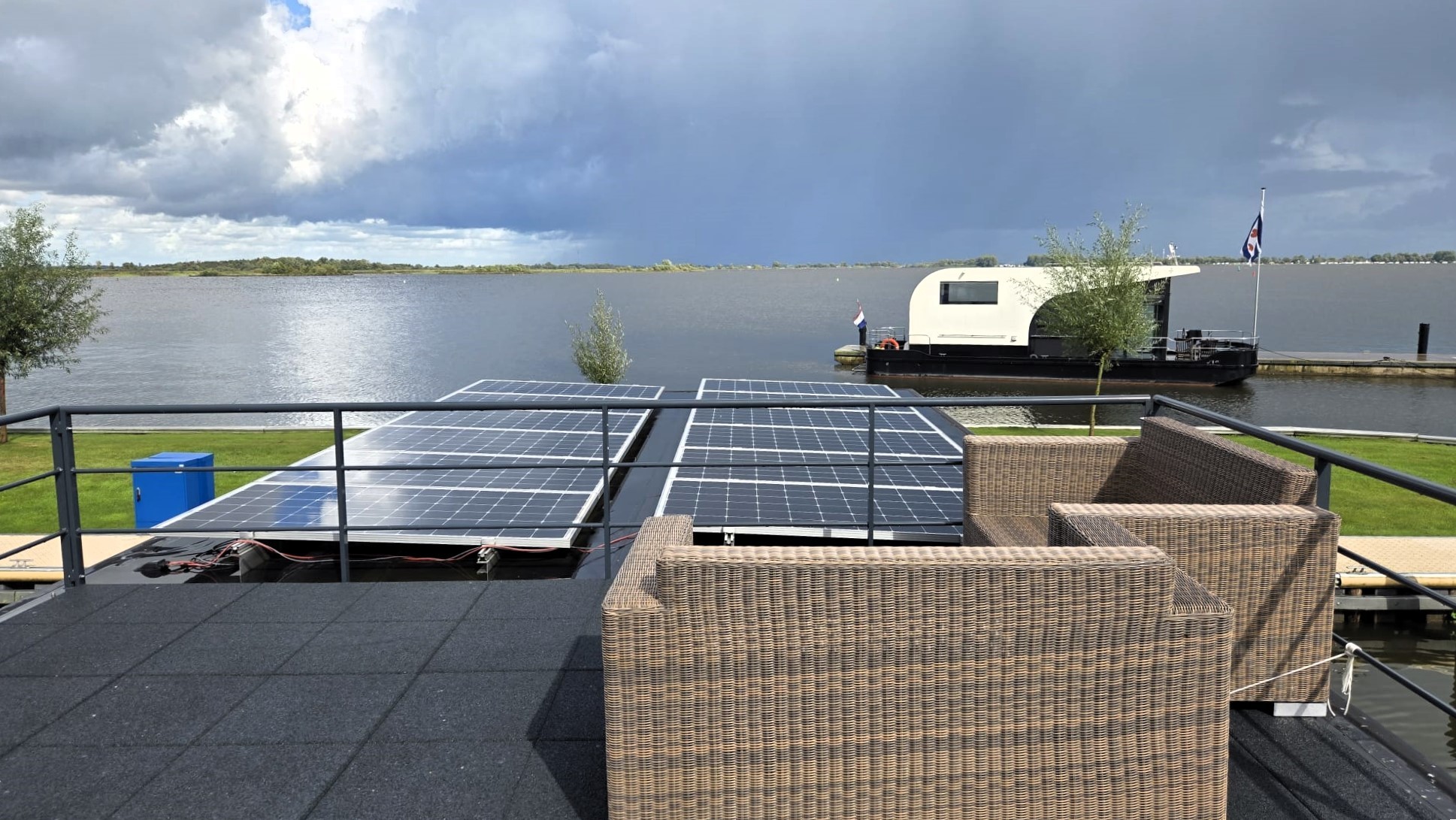 Koopligplaats Sneekermeer Met Apart Te Koop Houseboat 1460 X 500 - Foto 6