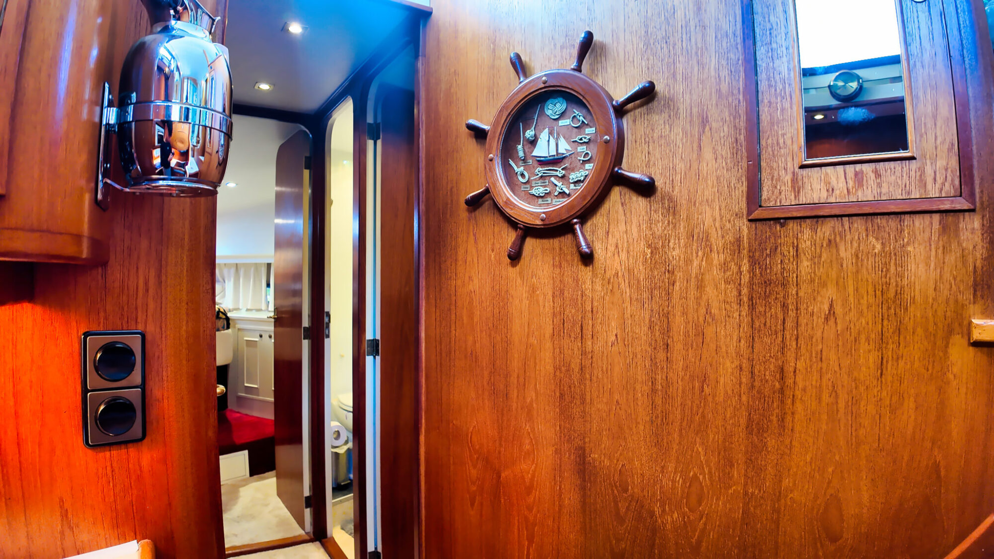 Neptunus 138 / 46 Flybridge Sedan — foto 10 van 32