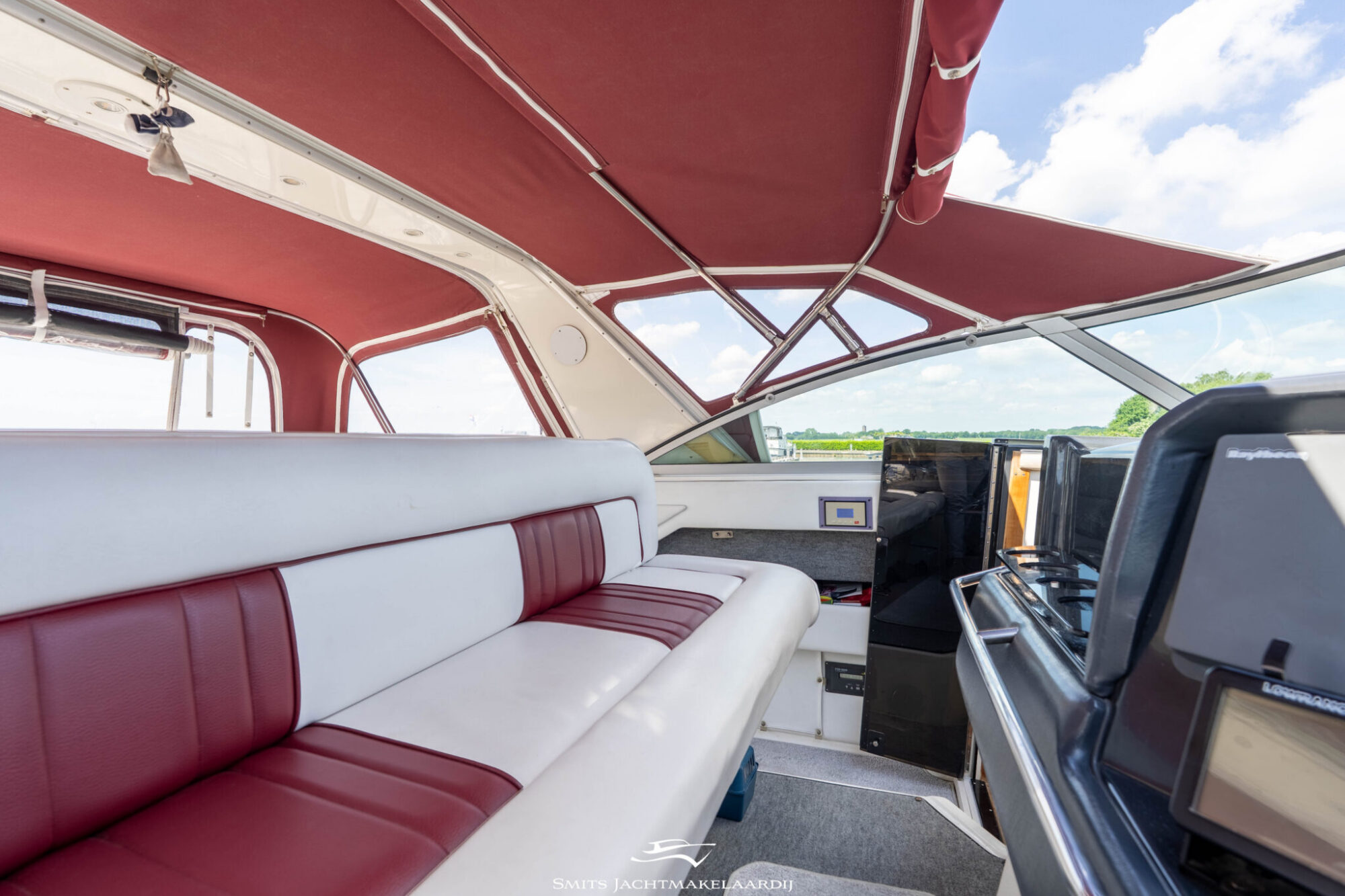 Sea Ray 370 Express Cruiser — foto 49 van 59