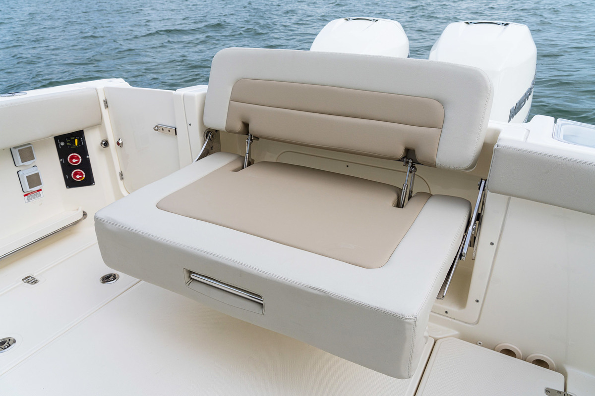 Boston Whaler 280 Vantage — foto 12 van 14