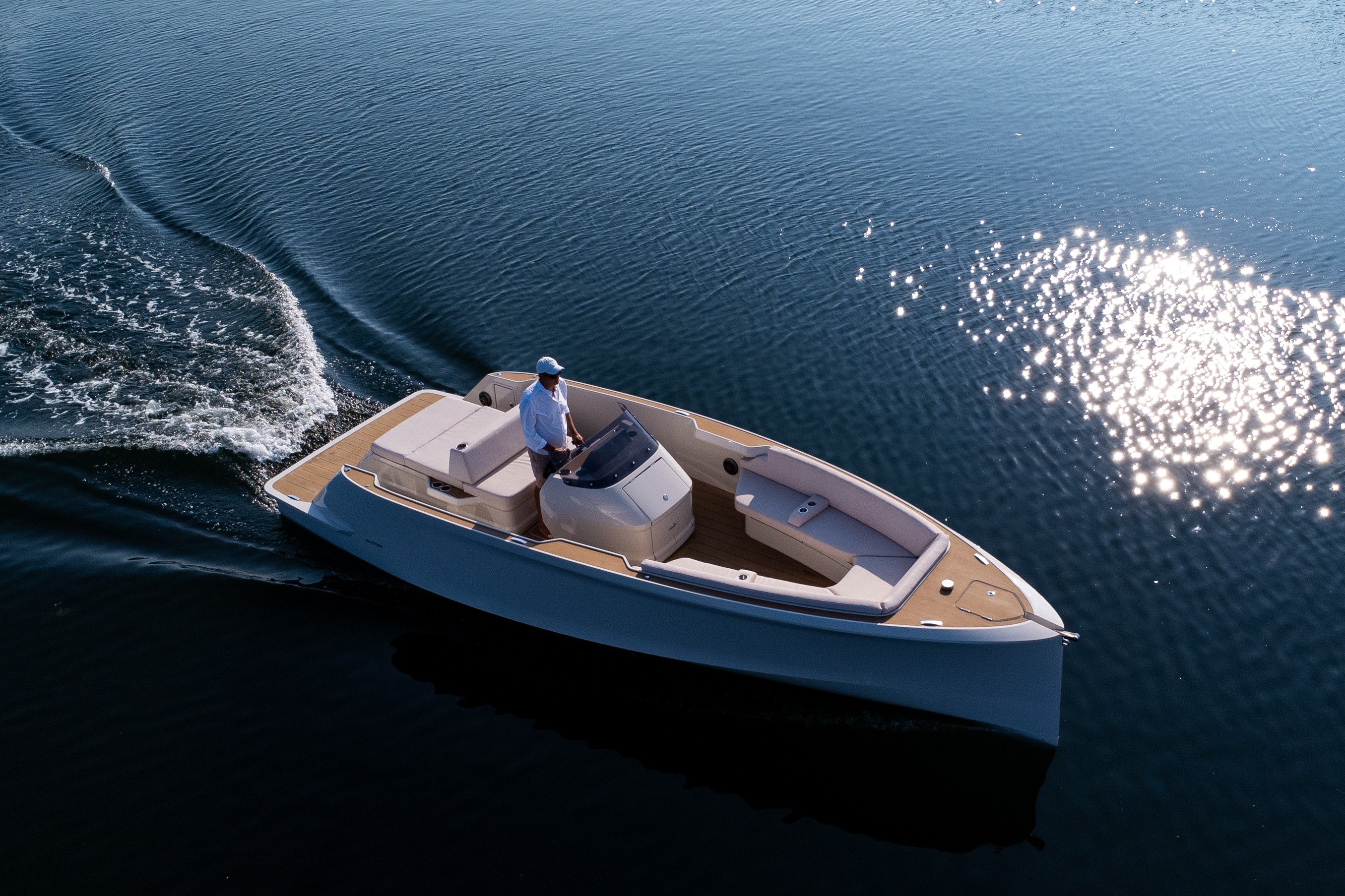 E sea F800 — foto 1 van 35