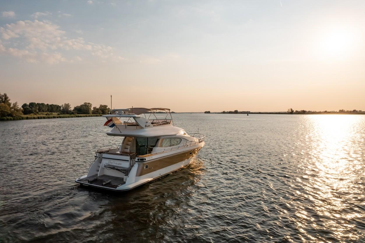 Elegance 54 — foto 1 van 75