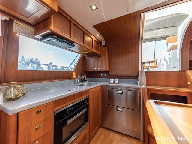 Trader 42 - Cabrio — foto 21 van 76