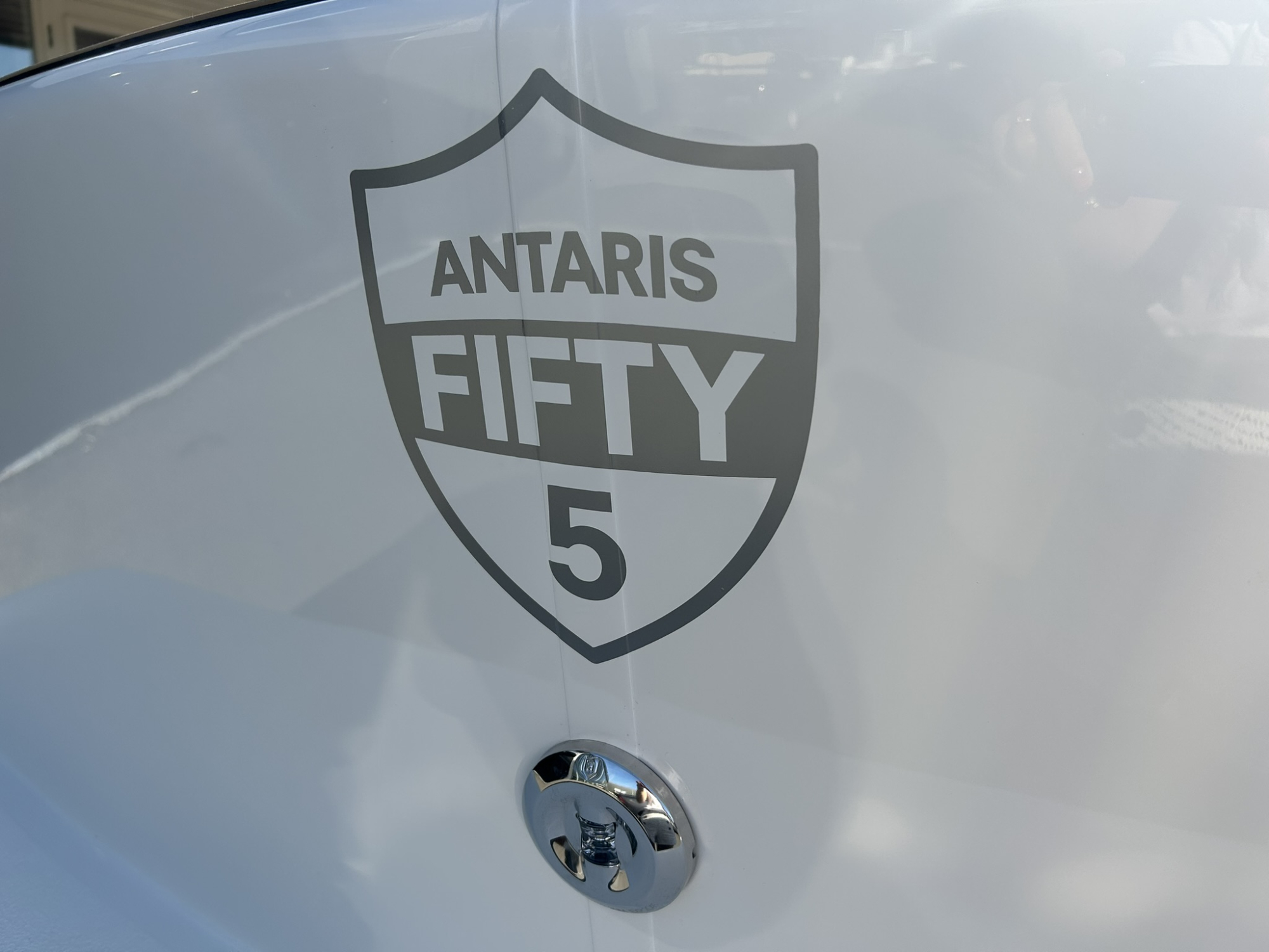 Antaris Fifty5 met Vetus 27 pk wit met beige op voorraad — foto 6 van 9