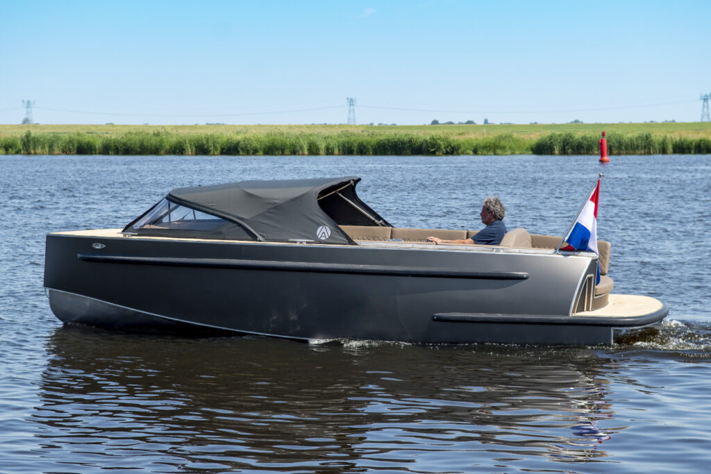 AluShip E-TNDR 670