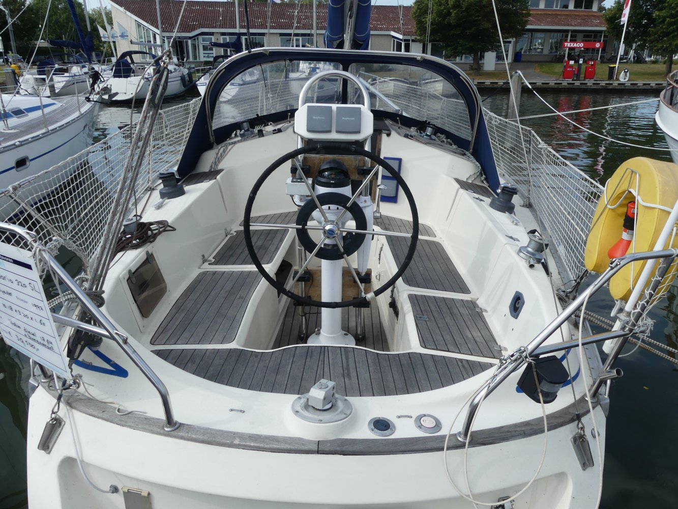 Bavaria - Sailing Yacht - GRP (Polyester) - 1992 - € 39.500 — foto 4 van 11