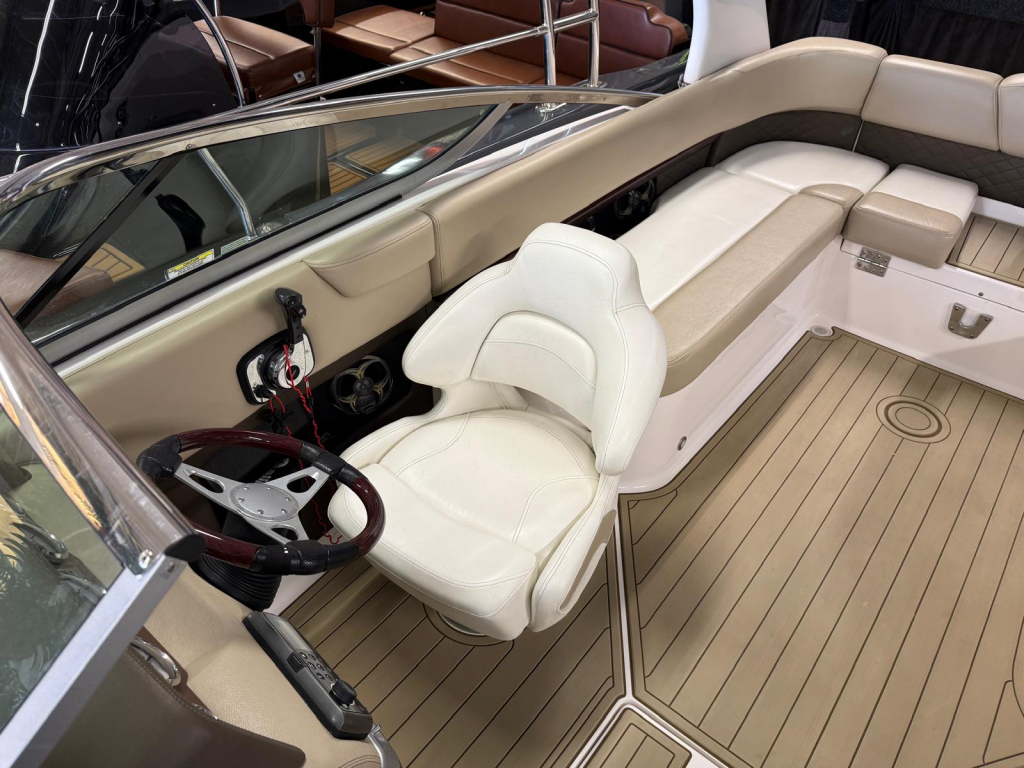 Regal 2500 Bowrider — foto 22 van 29