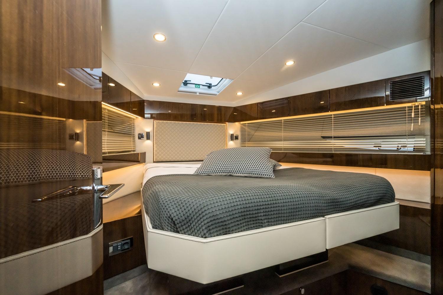 Fairline Squadron 50 — foto 26 van 52