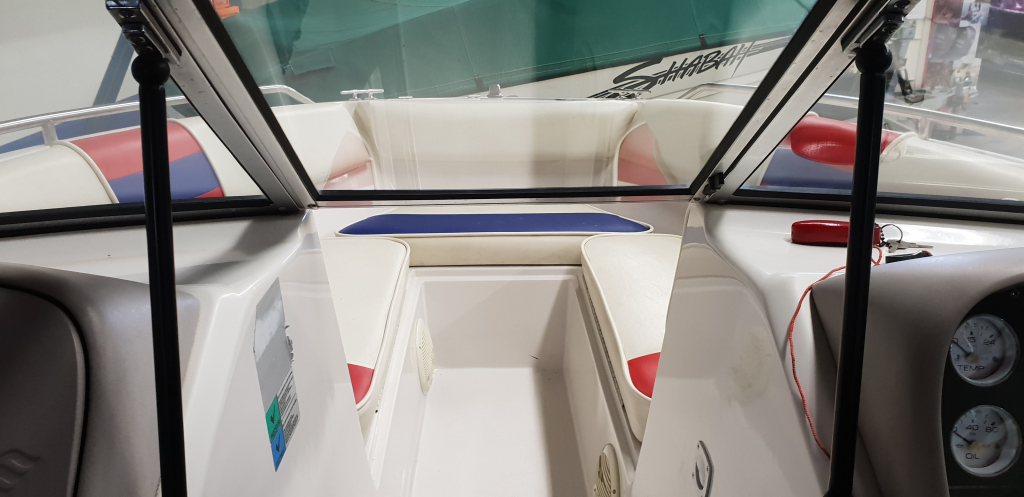 Four Winns 190LE Met 5.0 V8, trailer en waketower — foto 10 van 17