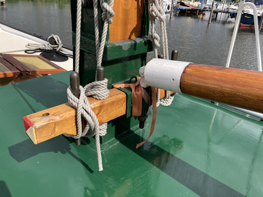 Huitema Zeeschouw 800 (1977) – Goed onderhouden platbodem met veel karakter — foto 14 van 41