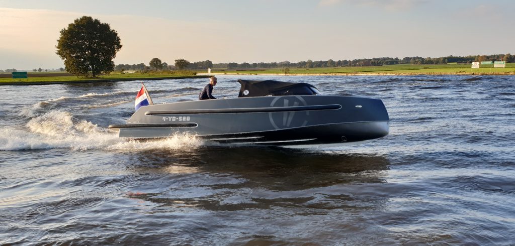 Van Vossen Tender 888 DE GROOTSTE SLOEPEN SHOWROOM VAN NEDERLAND 
