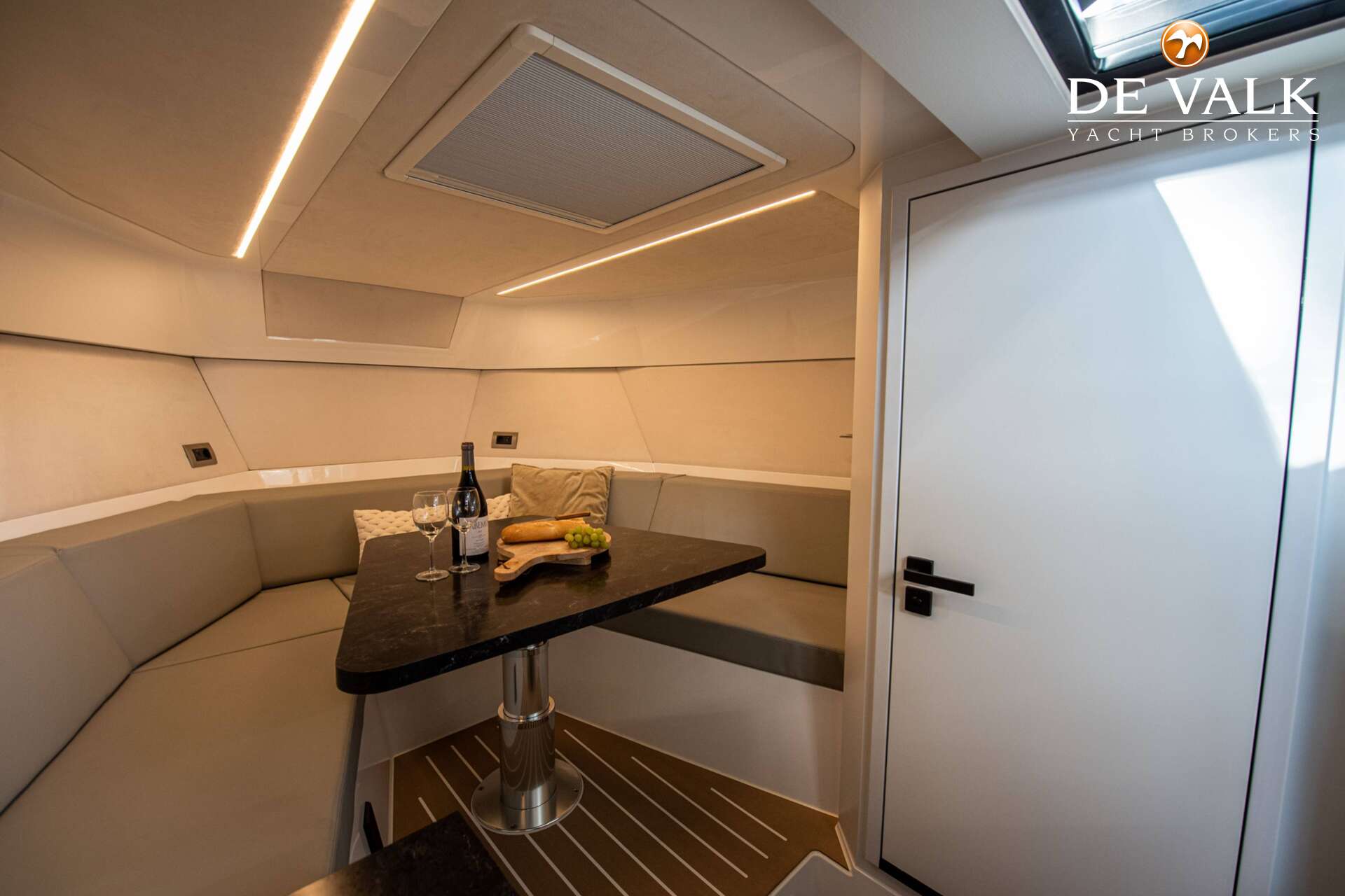 Reborn 38 Cabin — foto 13 van 33