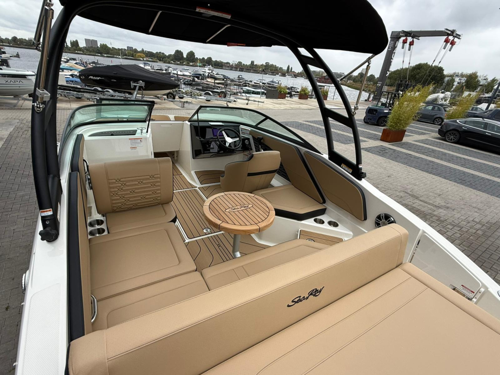 Sea Ray 210 spx — foto 27 van 38