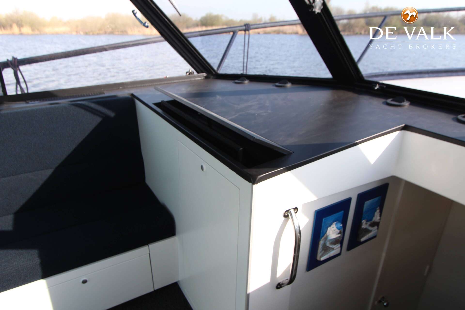 Striker 44 — foto 27 van 32
