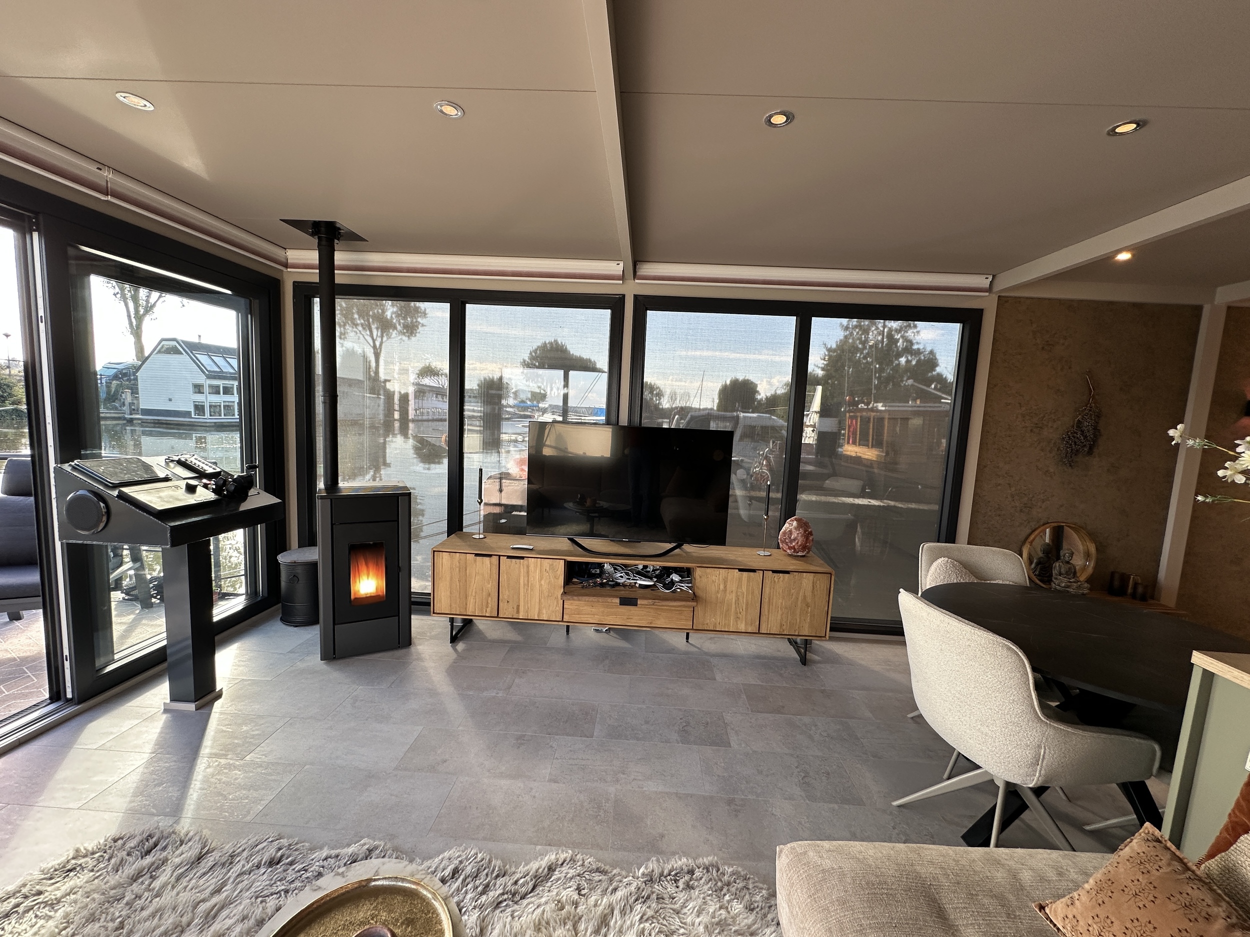 HT-Lofts Houseboat 15m Electric Propulsion — foto 14 van 39
