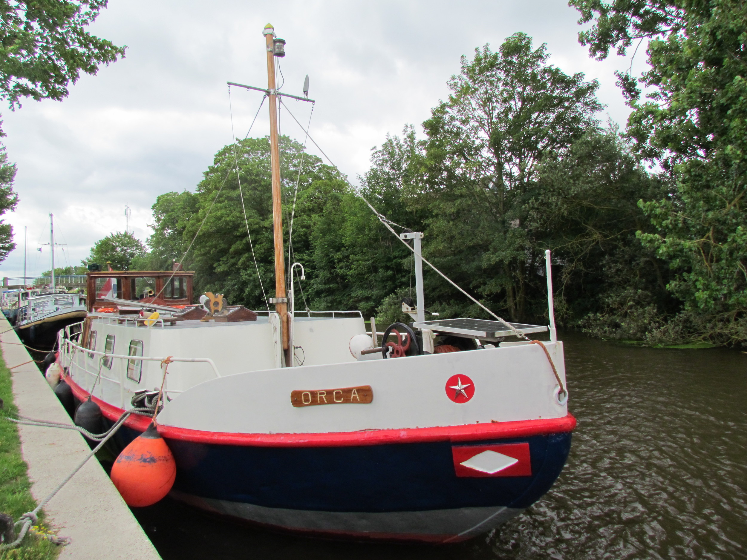 Hamburger Schuit Varend Woonschip — foto 2 van 44