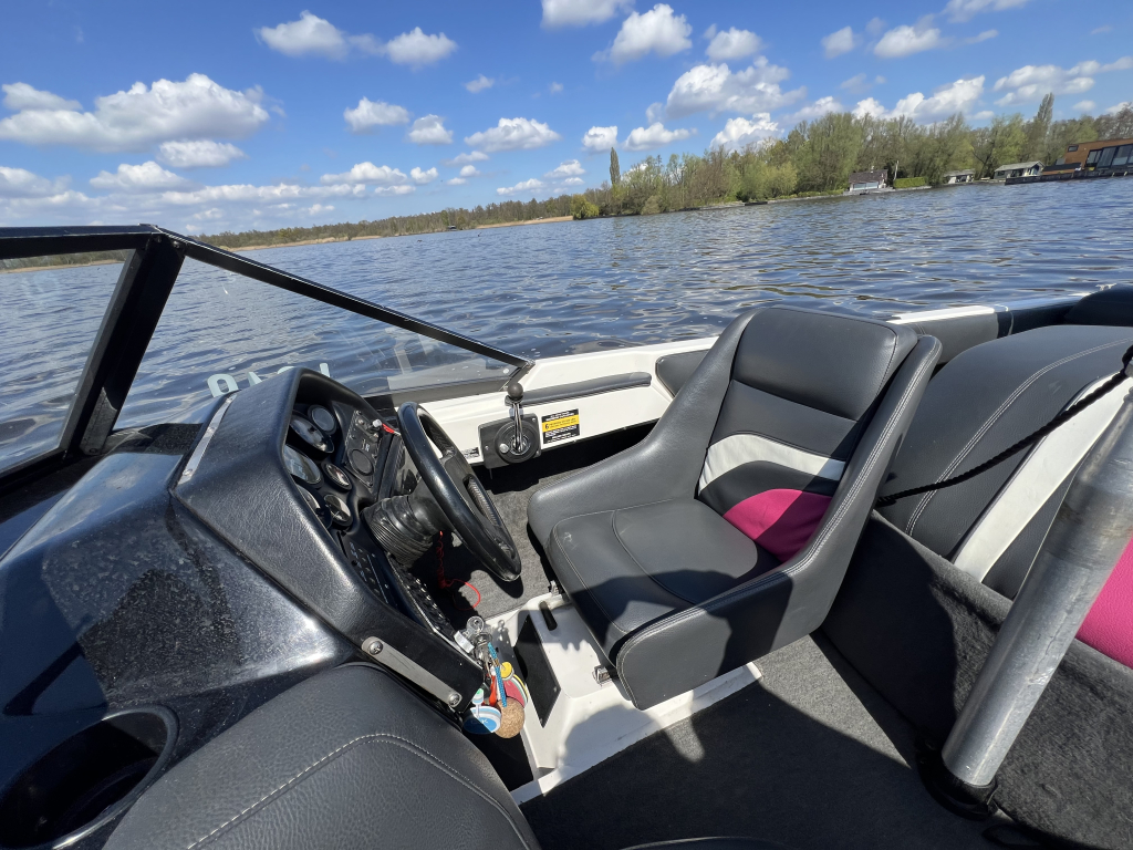Malibu Euro F3 waterski boot v8 LPG/Benzine  — foto 15 van 22