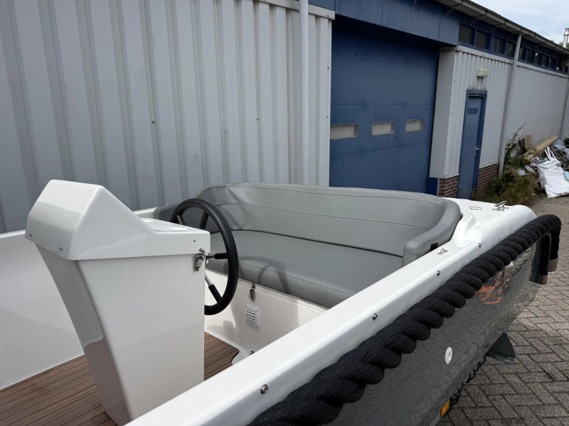 Admiral 530 Tender — foto 6 van 12