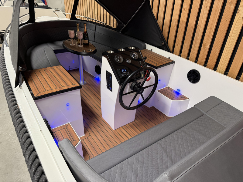 Clever 60 Deluxe 40pk Honda Nieuw — foto 4 van 12