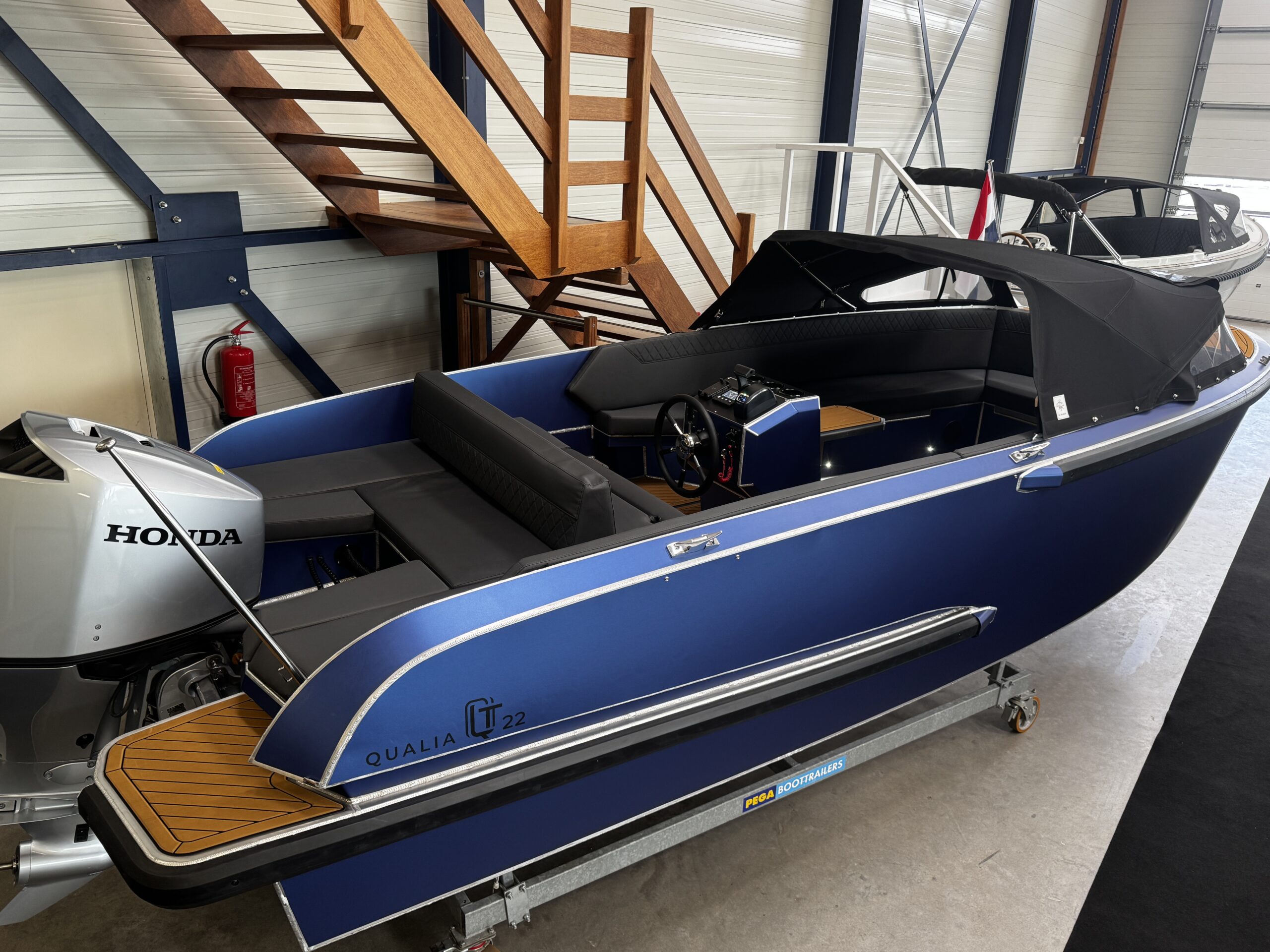 Qualia QT 22 Outboard — foto 19 van 28
