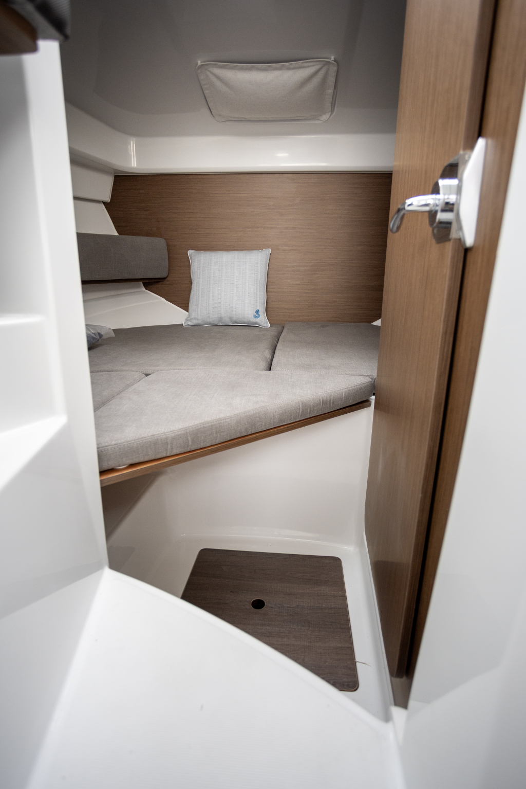 Beneteau Antares 8 | 250PK Honda | Weekender — foto 11 van 22