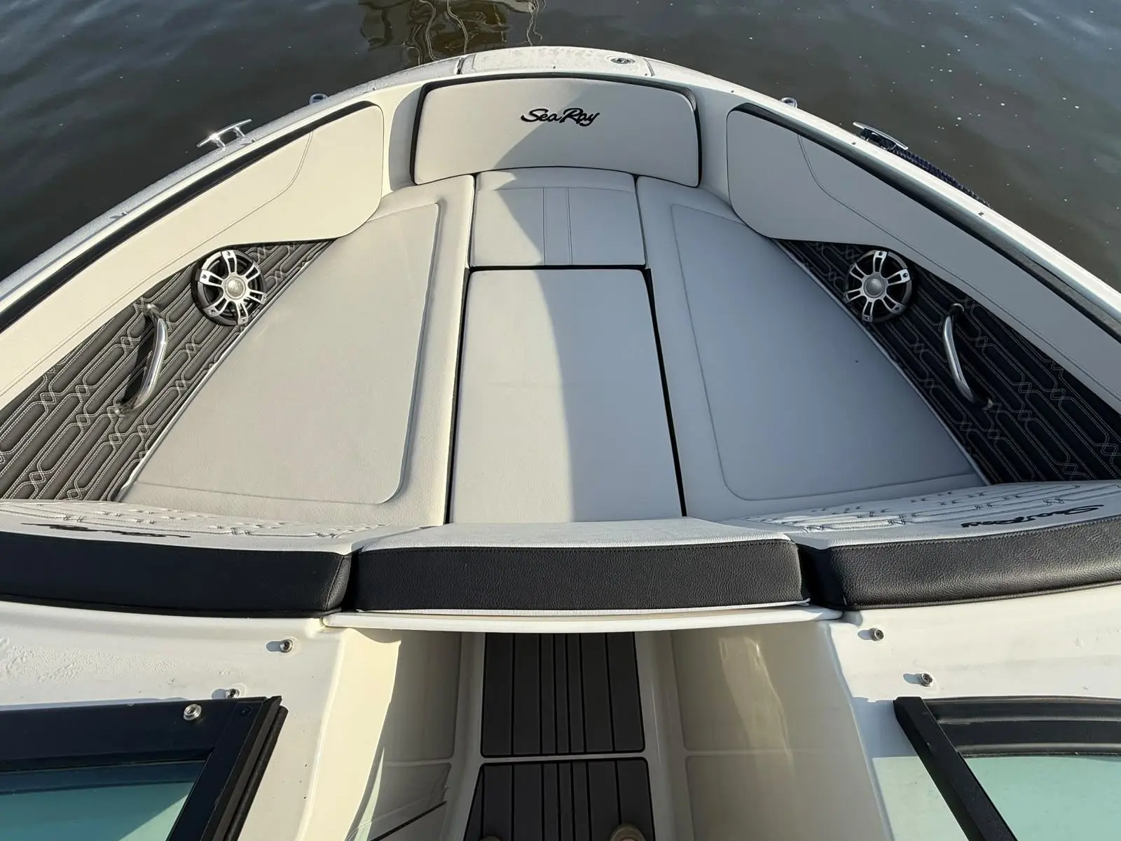 Sea Ray SPX 210 (New Model / 2026) — foto 31 van 31