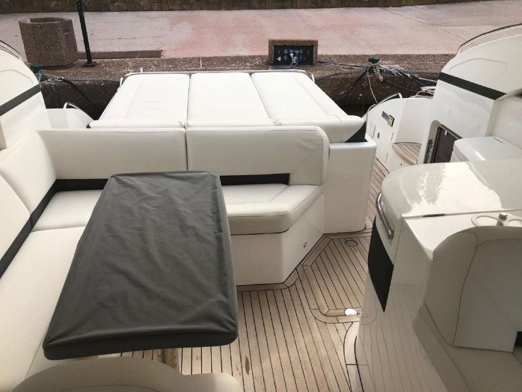 Princess V42 — foto 3 van 3