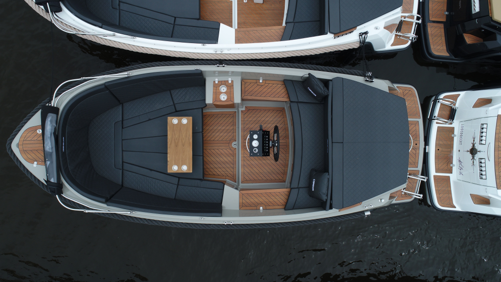 Corsiva 650 tender Suzuki 30pk  — foto 4 van 5