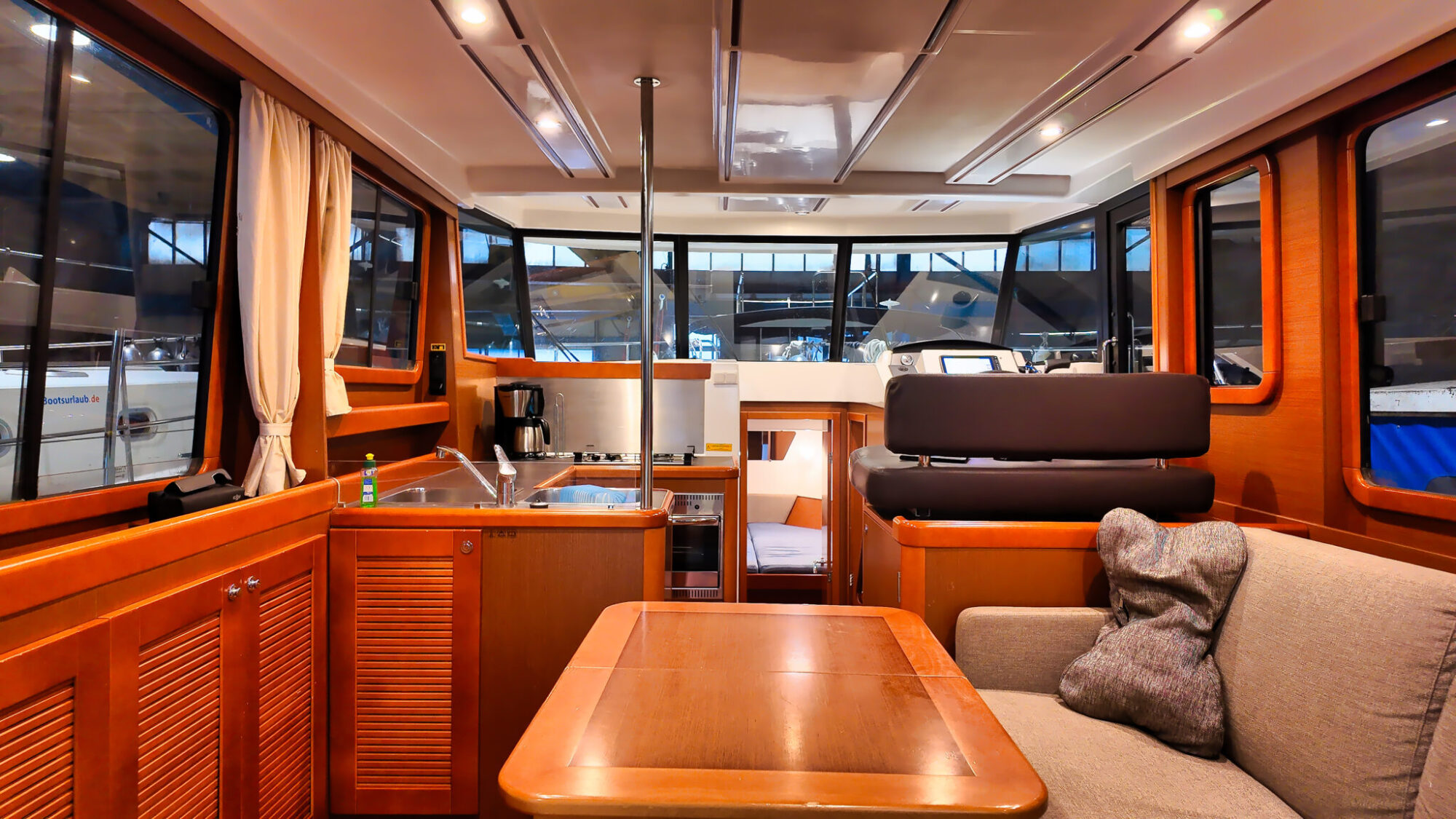 Beneteau Swift Trawler 34 Flybridge — foto 18 van 52