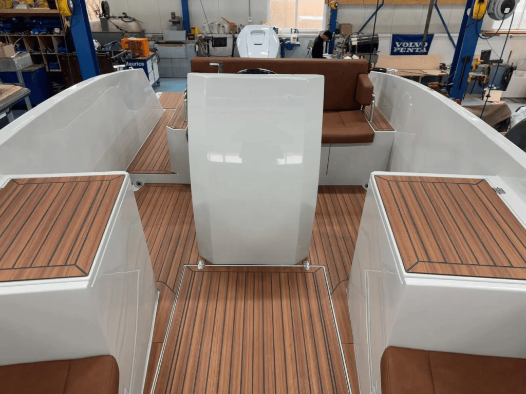 Maxima 680 Sport Lounge Tender — foto 10 van 14