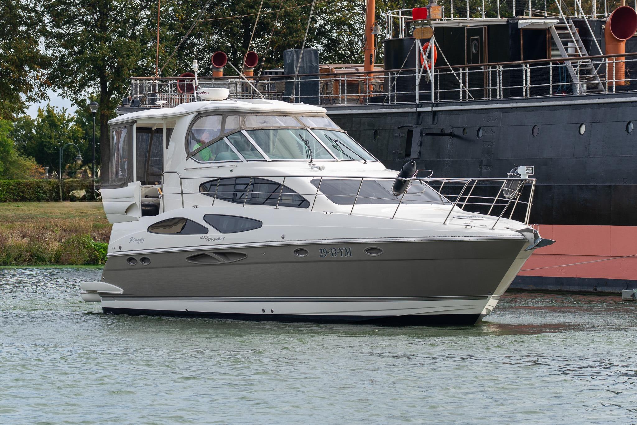 Cruisers Yachts 415 Express Motoryacht — foto 46 van 100