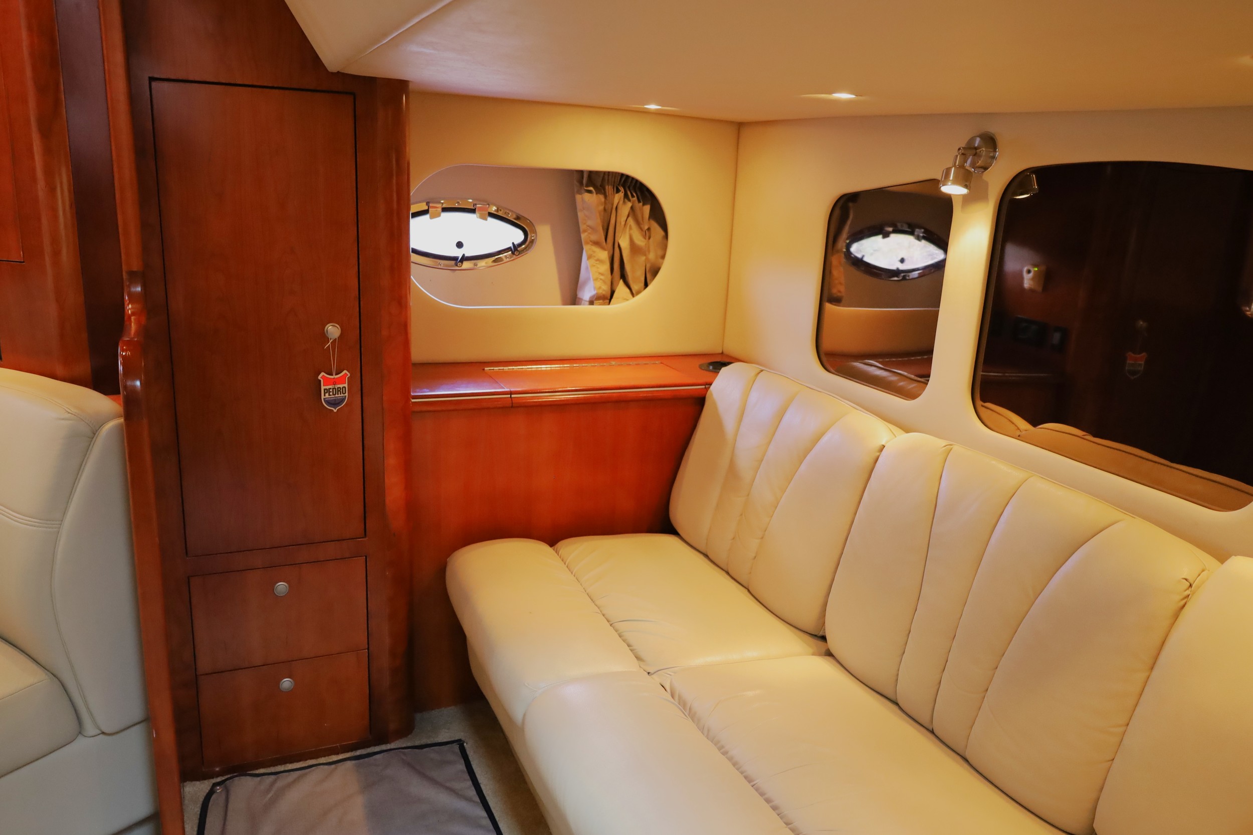 Cruiser Yachts 370 Express — foto 23 van 31