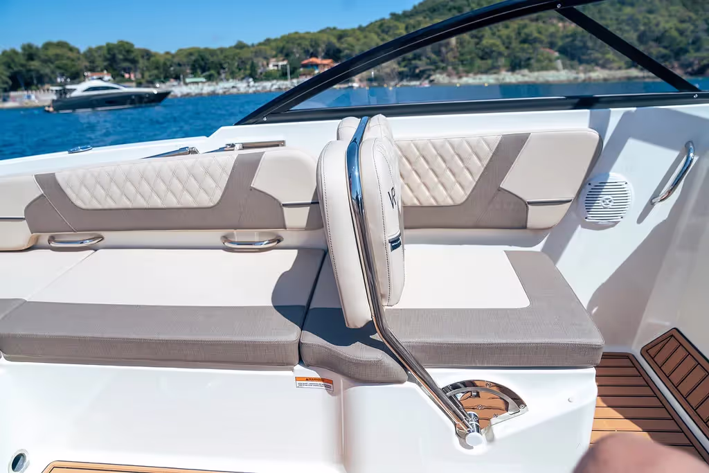 Bayliner VR6 Cuddy — foto 3 van 9
