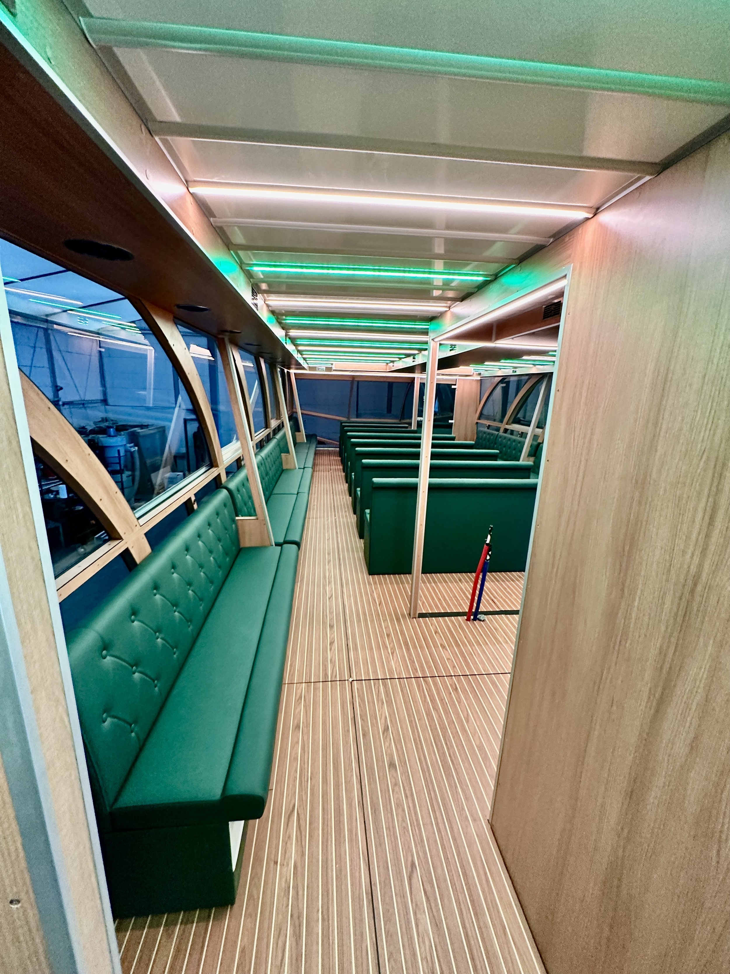 Holiday Boat Sundeck 57 Passenger Catamaran — foto 23 van 39