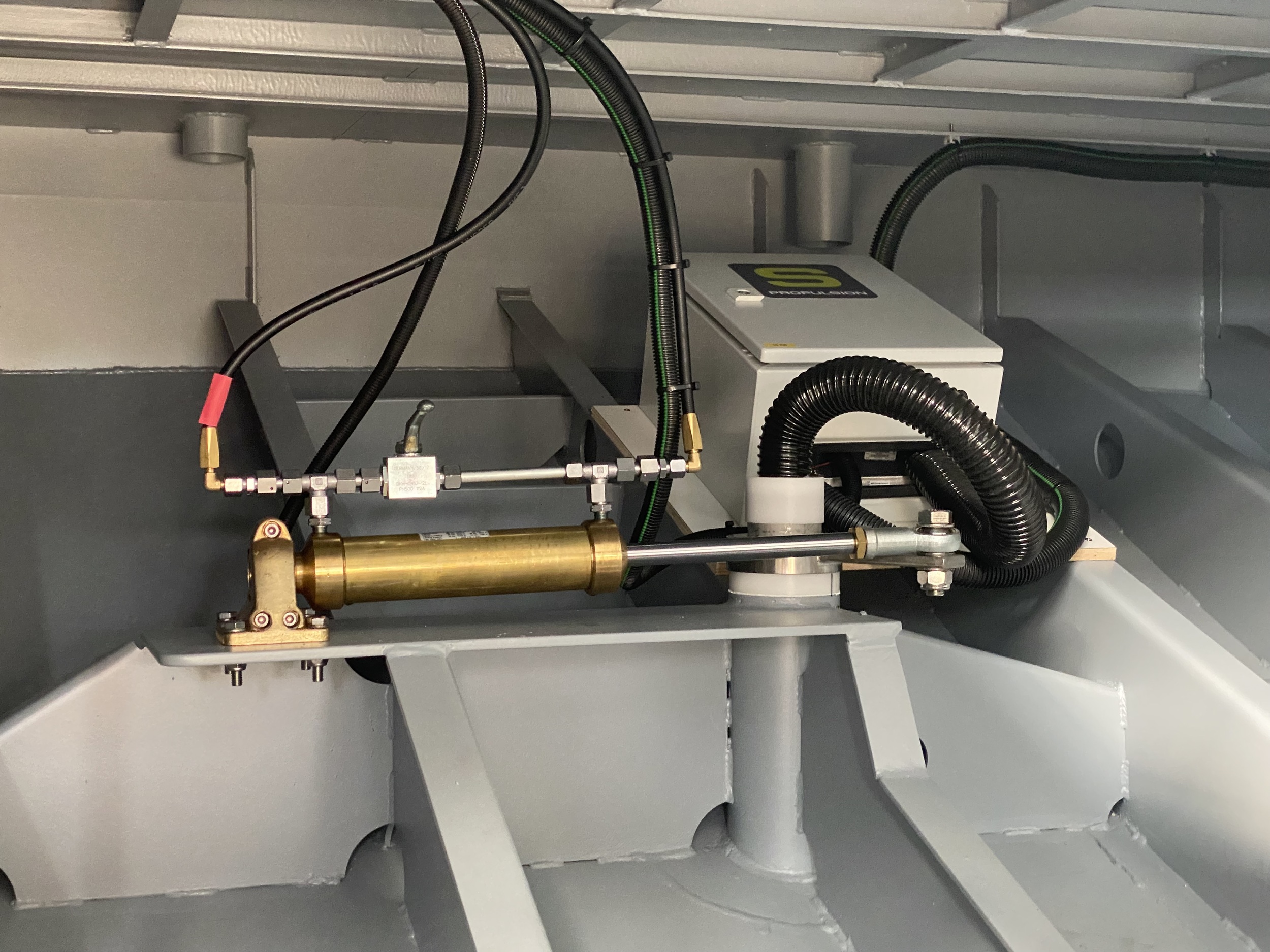 HOMESHIP VaarLoft Volledig Elektrische Houseboat — foto 49 van 60