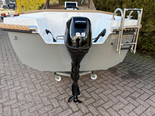 VAARKLAAR!! NIEUWE Coastliner 479XL met Mercury 9.9 PK en  Buiskap — foto 14 van 17