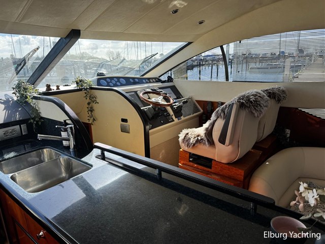 Fairline Phantom 50 — foto 15 van 44