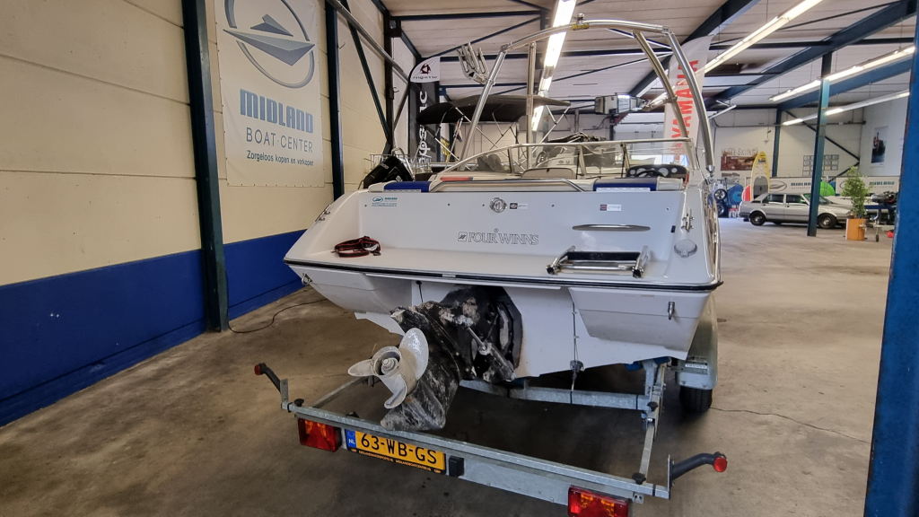 Four Winns 190LE Met 5.0 V8, trailer en waketower — foto 6 van 17