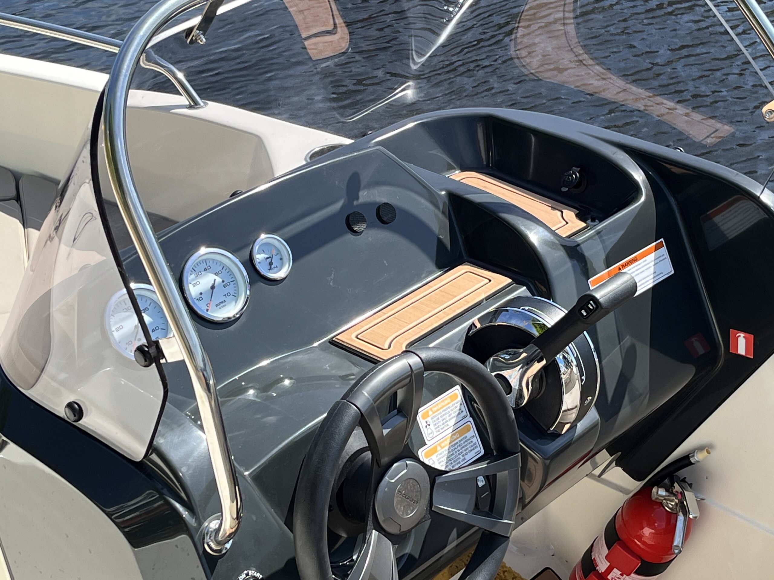 QUICKSILVER ACTIV 455 — foto 9 van 12