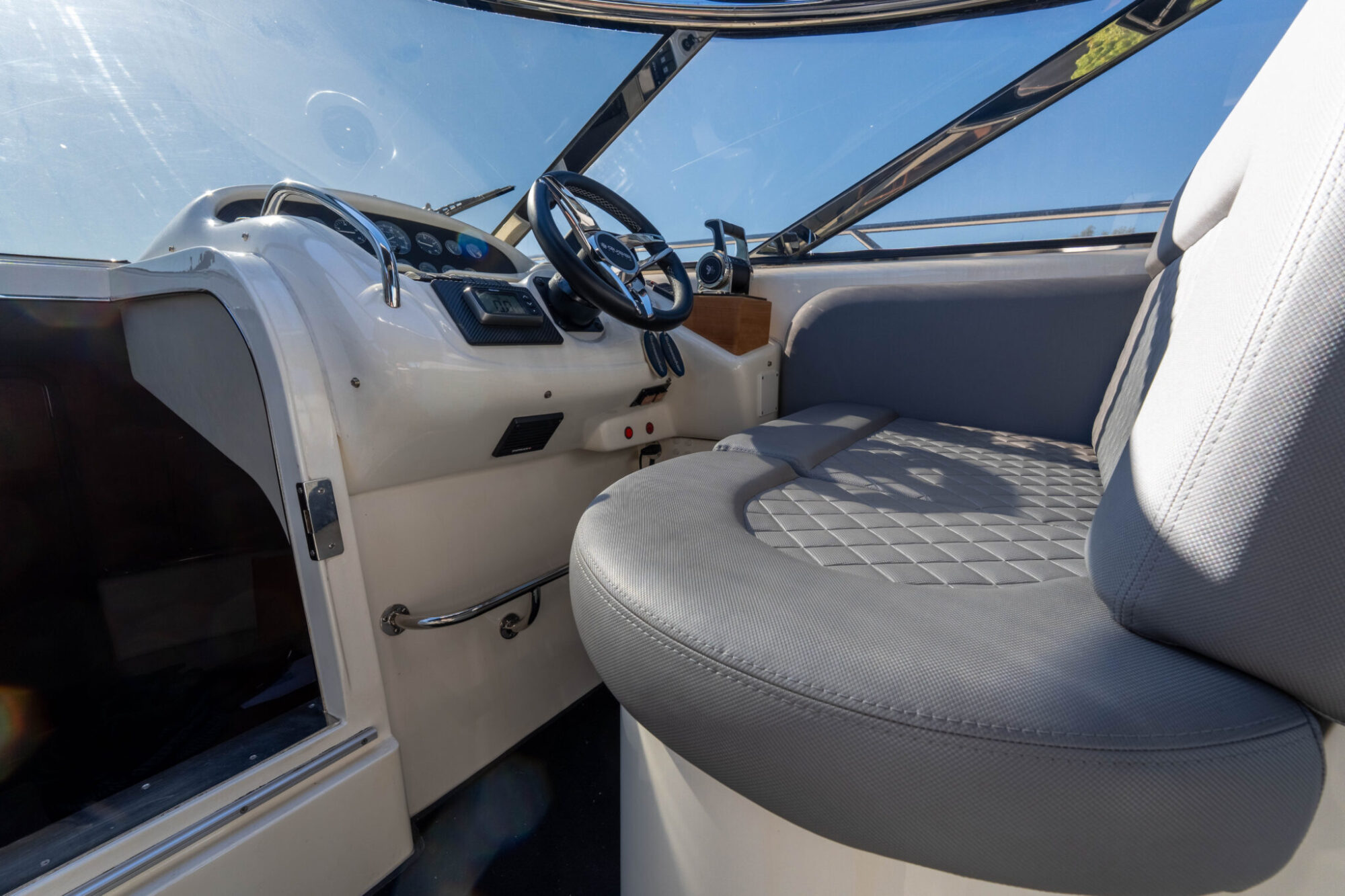 Sunseeker Camarque 47 Cabrio — foto 9 van 48