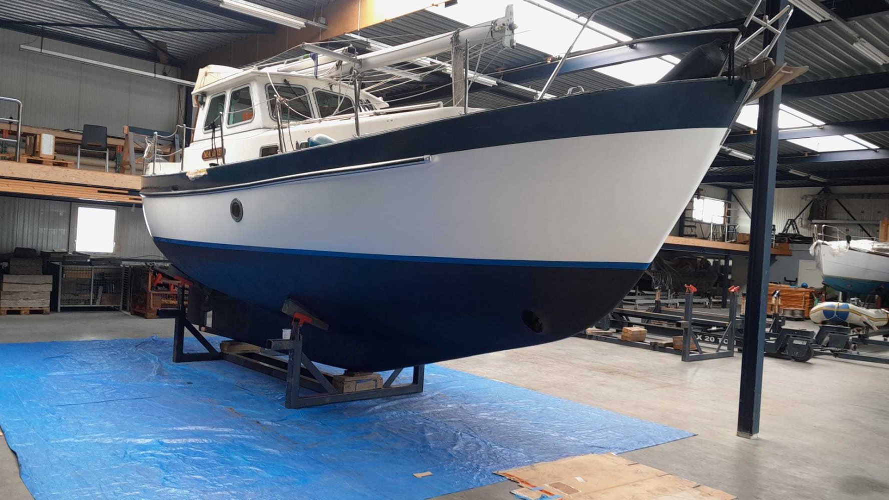 (Peugeot Indenor) Dartsailer - Motor Yacht - GRP (Polyester) - 1985 - € 18.000 — foto 3 van 11
