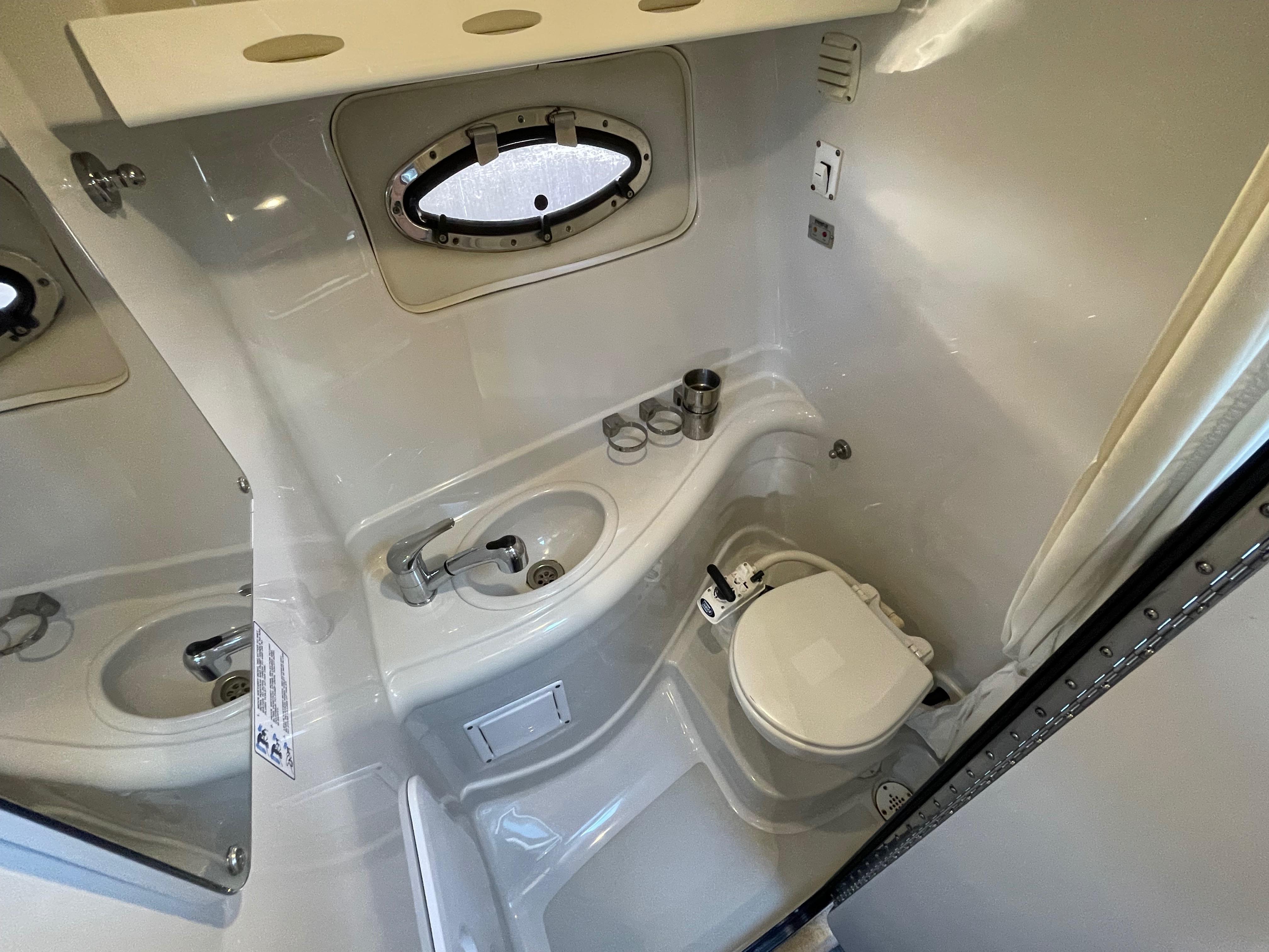 Crownline 270 CR — foto 24 van 25