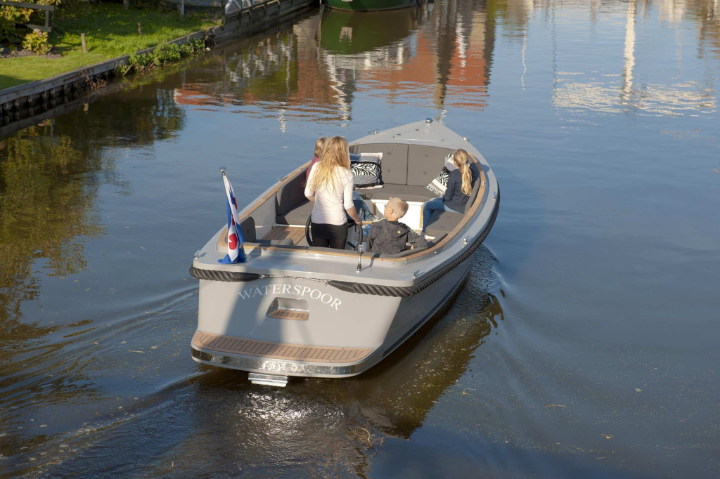 Waterspoor 707 | Luxe diesel/hybride tender | Vanaf €48.950,- — foto 17 van 26