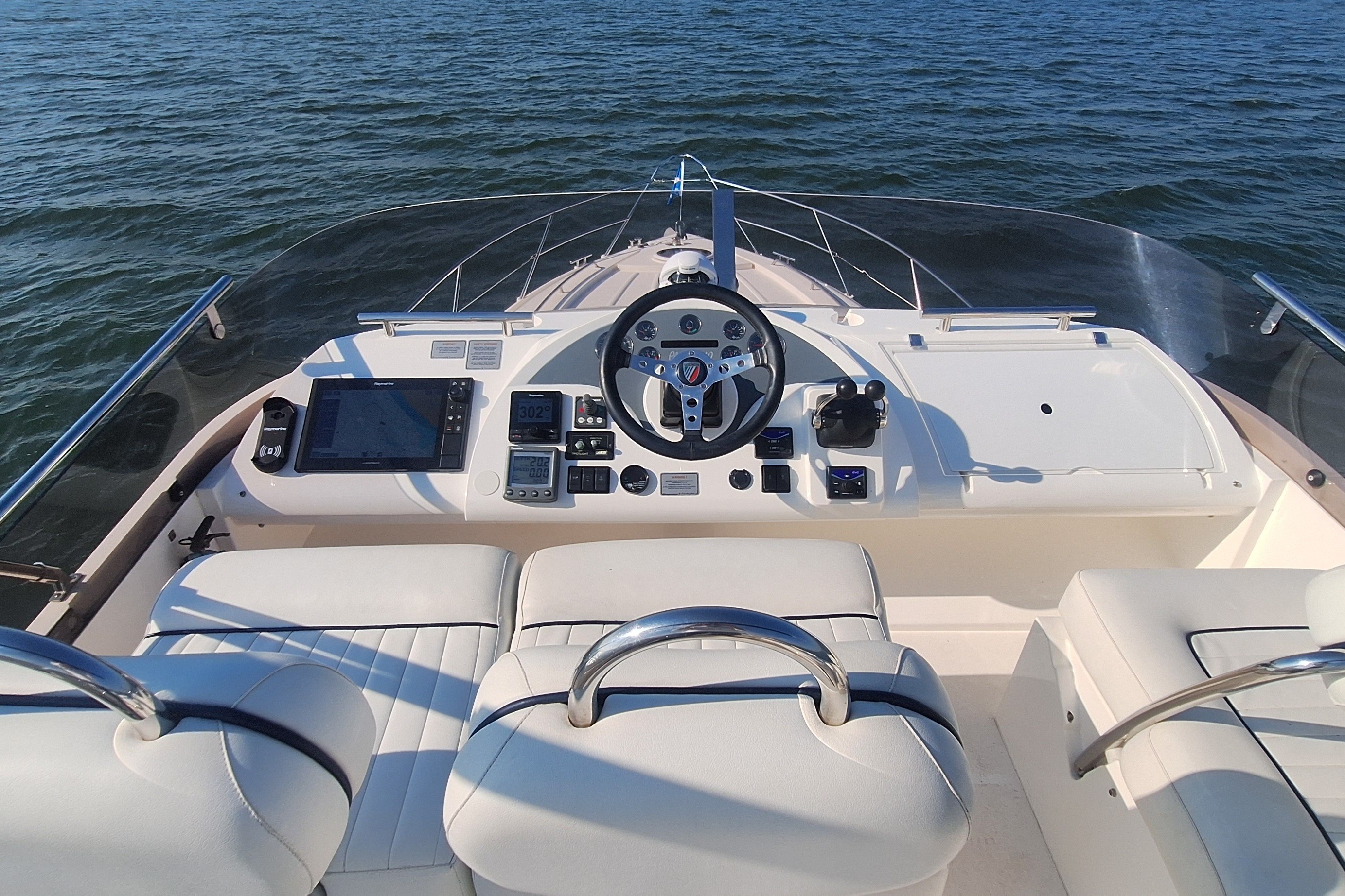 Fairline Phantom 40 — foto 10 van 87