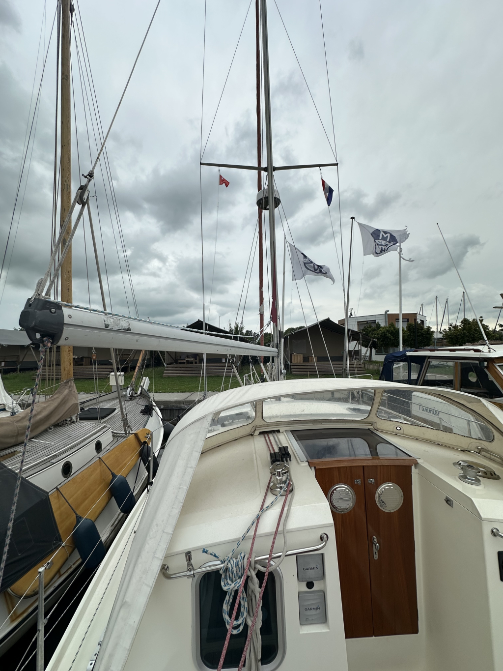 Moody  Eclipse 33 — foto 10 van 32