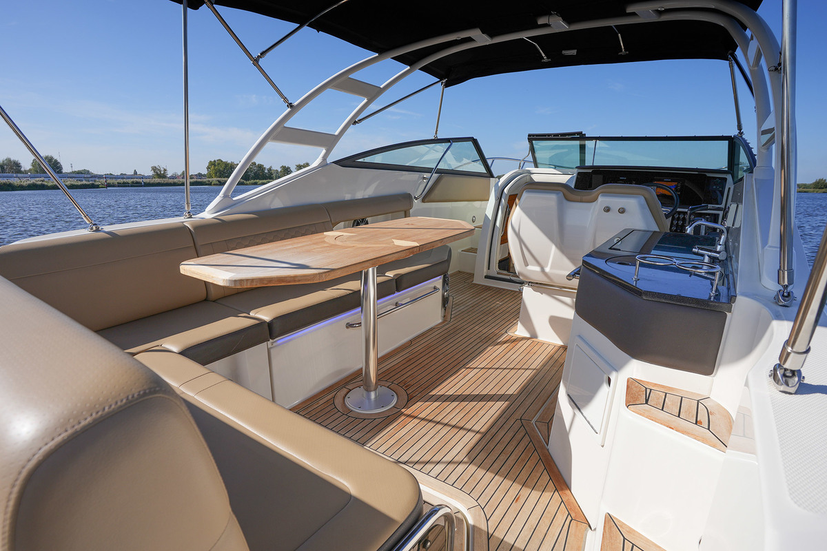 Sea Ray Sundancer 290 — foto 14 van 76