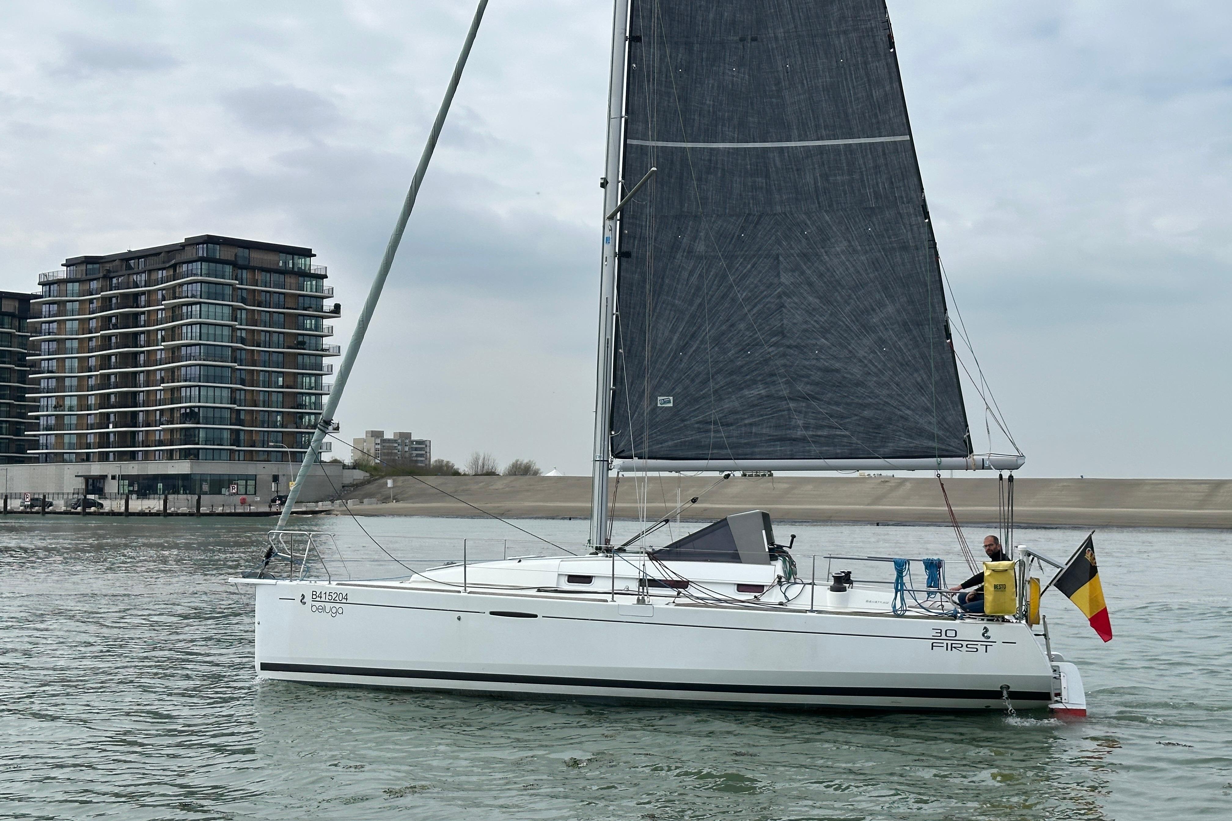 Beneteau First 30 — foto 2 van 11