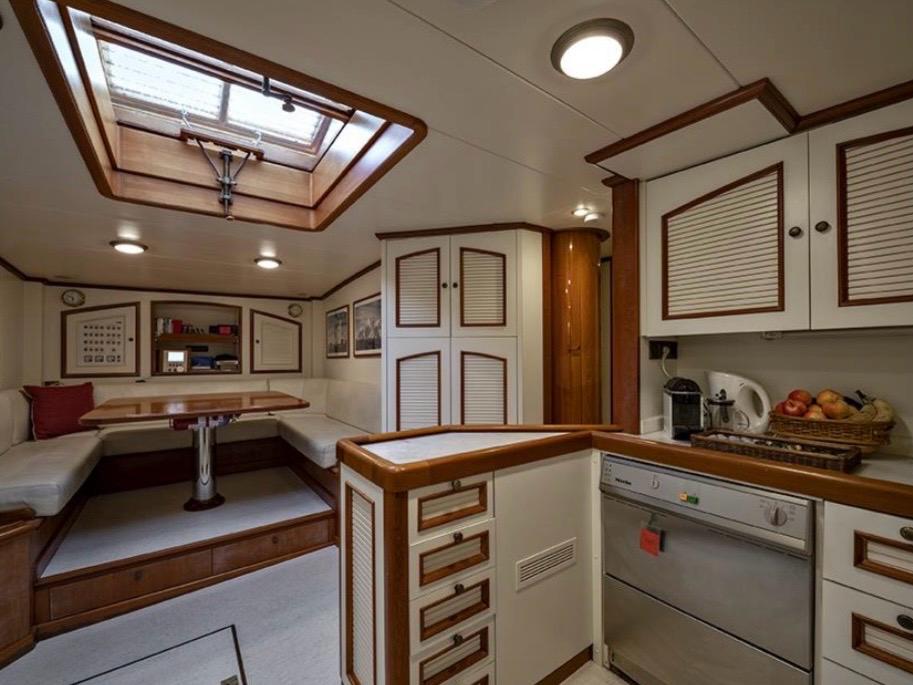 George Lawley & Son Corp.Shipyard USA - BluYachting — foto 5 van 12